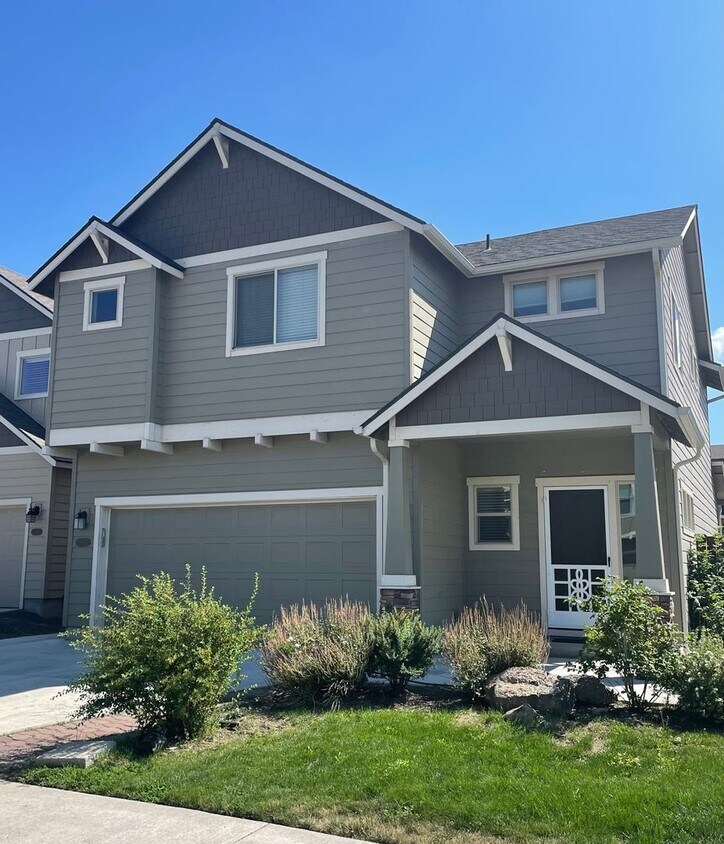 21187 SE Kayla Ct Unit House, Bend, OR 97702 Room for Rent in Bend