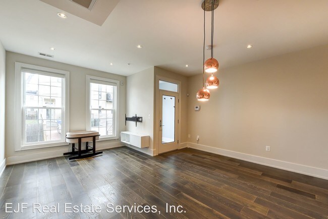 Foto del edificio - 526 Lamont St NW