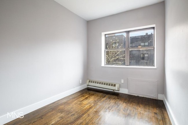 Building Photo - 326 West 23rd Street
