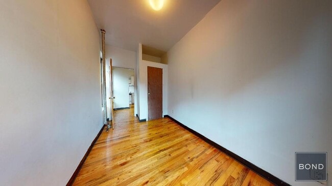 Building Photo - 328 E 14th St
