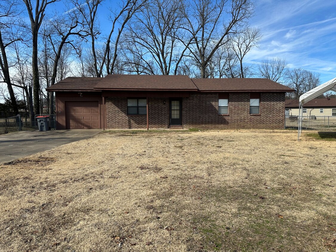 Primary Photo - Charming 3 Bed / 2 Bath Home in Lavaca