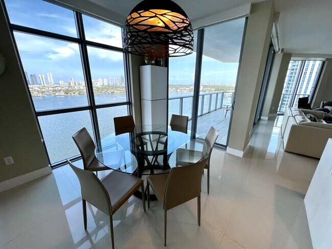 Building Photo - 17301 Biscayne Blvd