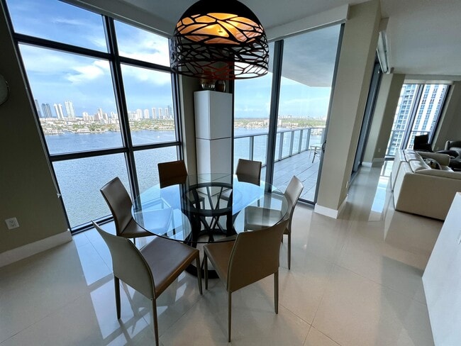 Foto del edificio - 17301 Biscayne Blvd