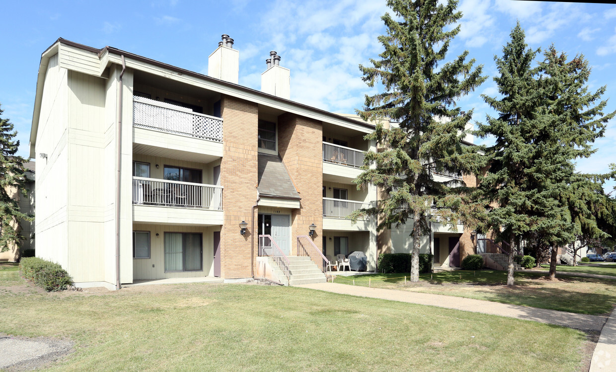 Building Photo - Hermitage Village Apartments