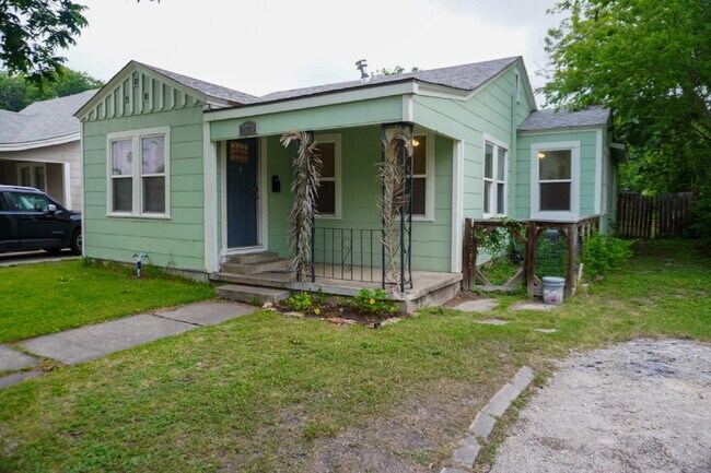 Foto del edificio - 3br / 2ba house in Woodlawn terrace, close...