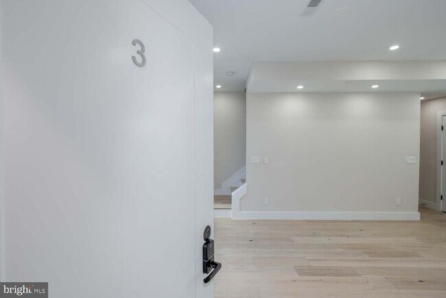 Foto del edificio - 722 Kenyon St NW