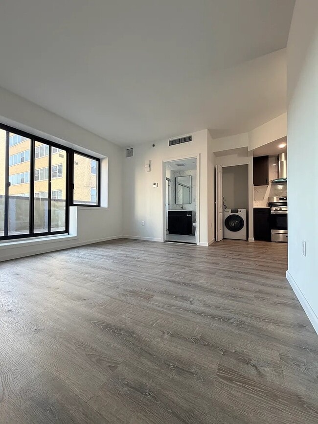 Foto del edificio - 97-30 64th Ave
