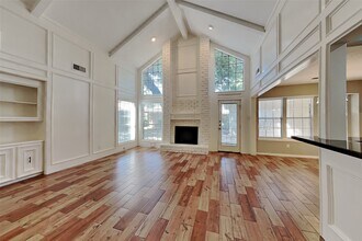 Building Photo - 8427 Burwood Park Dr