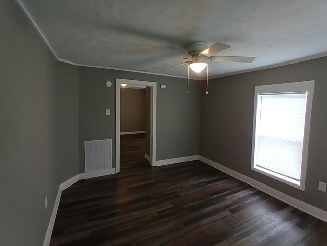 Building Photo - 308 Sterling St