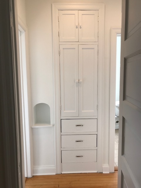 Hall storage - 5304 N Clark St