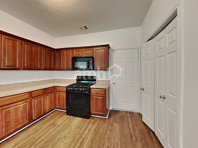 Building Photo - 5702 Rocky Trail Dr