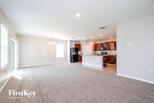 Building Photo - 107 Fall Glo Rd