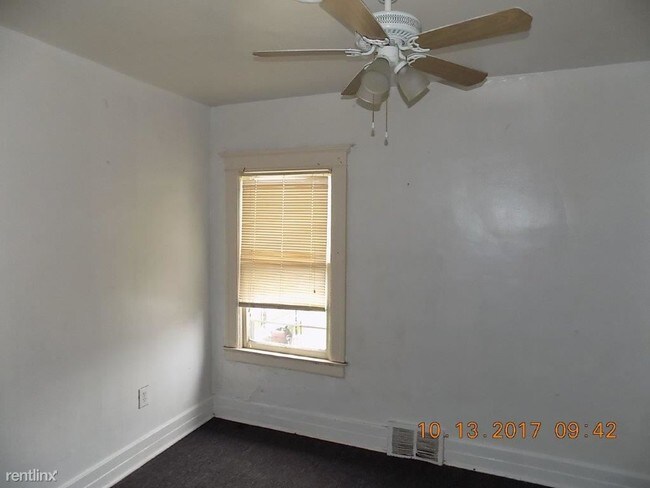 Foto del edificio - 9504 Mitchell St