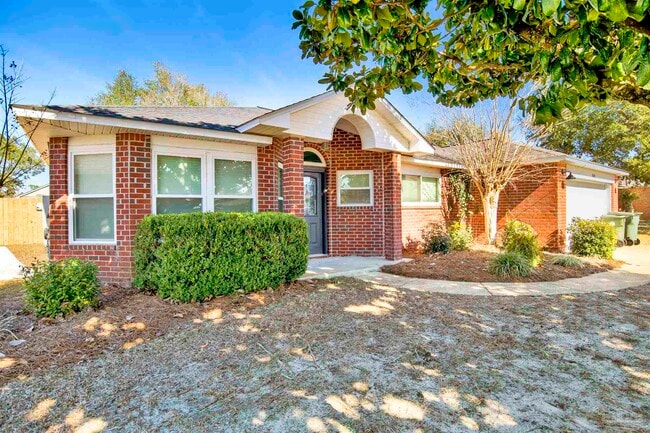 Foto del edificio - 512 Batten Blvd