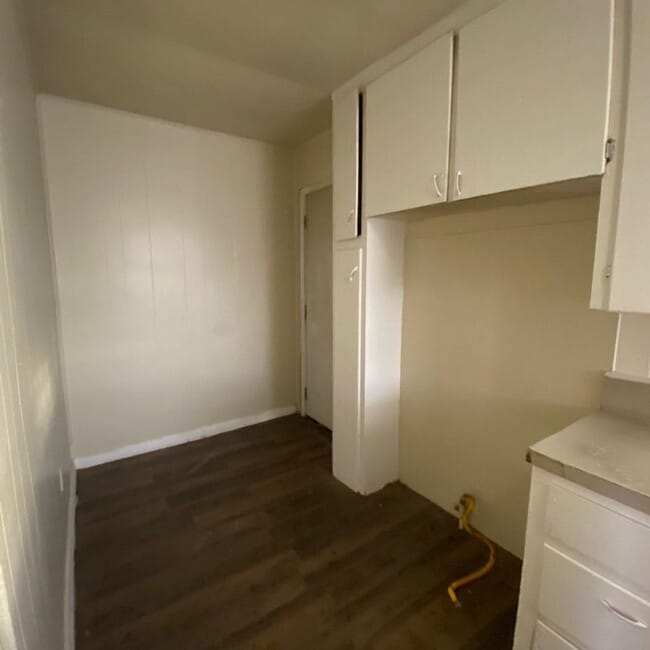 Building Photo - $0 First Month's Rent / $0 Deposit at Move-in