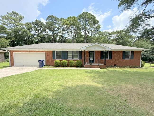 Building Photo - 206 Skyline Rd