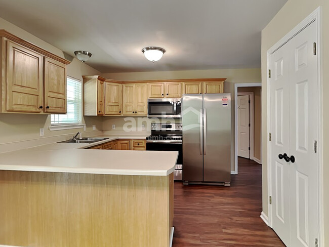 Building Photo - 1335 Georgetown Dr