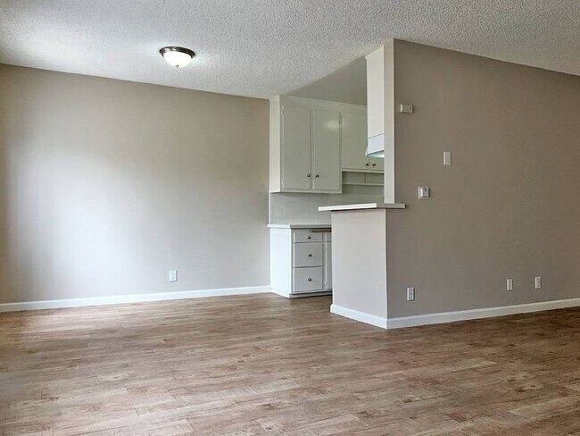 Dining Rm - 7522 Canby Ave