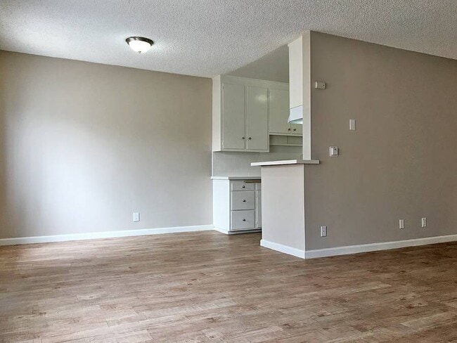 Dining Rm - 7522 Canby Ave