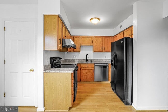 Building Photo - 363 Chickory Way