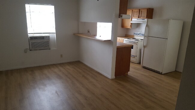 Building Photo - 536 J St