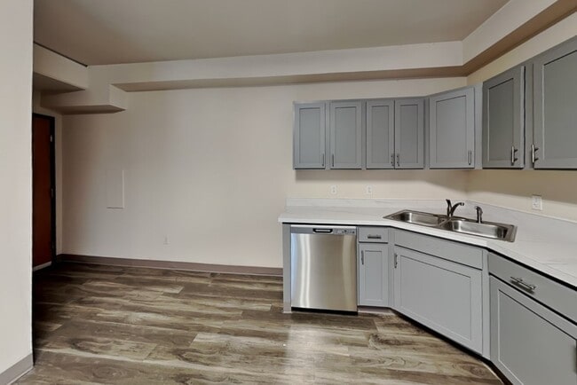 Building Photo - 215 Stanton Ave