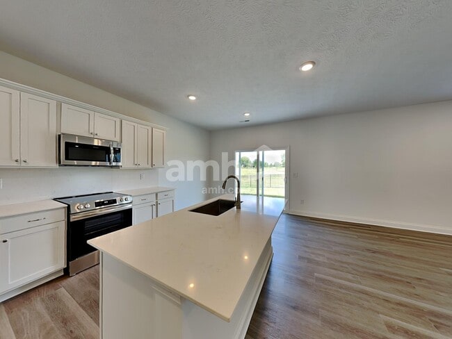 Building Photo - 9178 Henley Ave