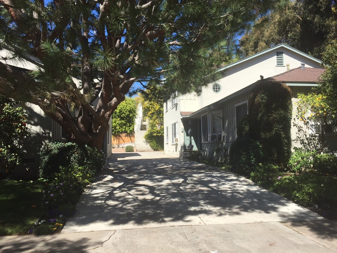 street view - 11335 Burnham St