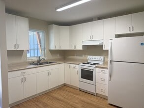 Building Photo - 250 First Ave W