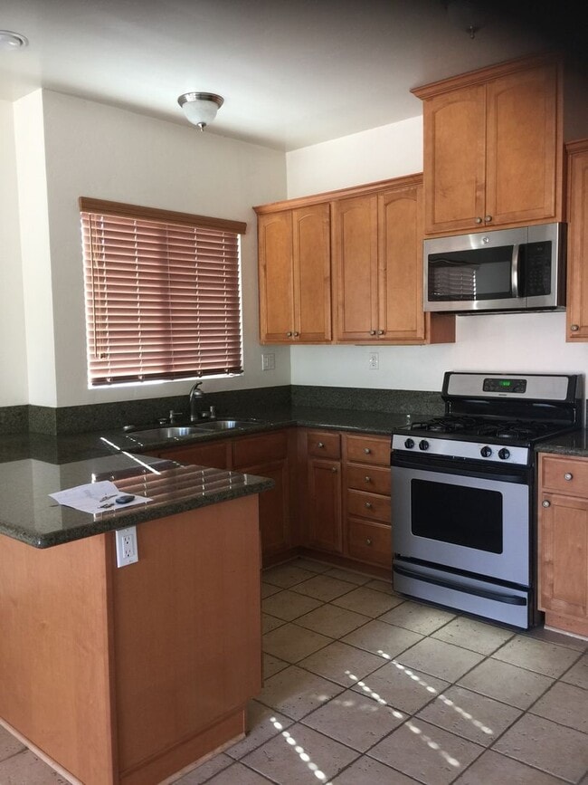 Building Photo - Private Hillcrest Carriage House: 2-Car Garage, EV, $300 AC Bonus