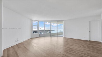 Building Photo - 555 NE 34th St