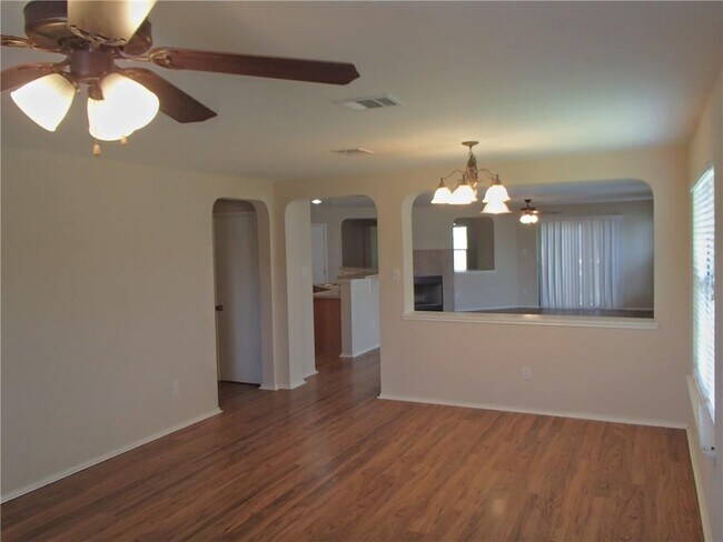 Foto del edificio - 224 Wildwood Dr