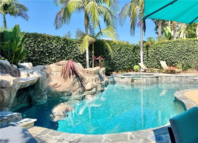 Foto del edificio - 25561 Eastwind Dr