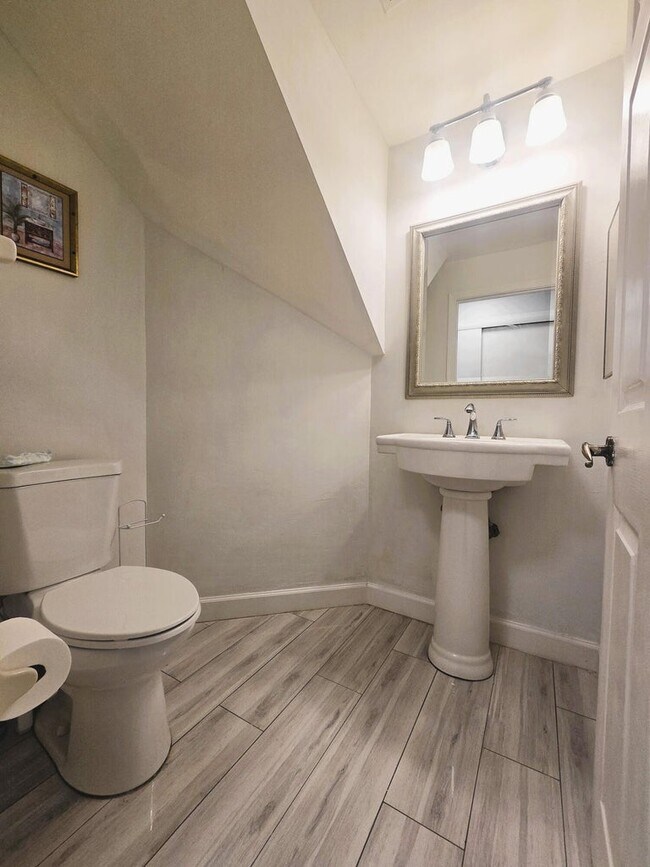 Foto del edificio - 5885 Northpointe Ln