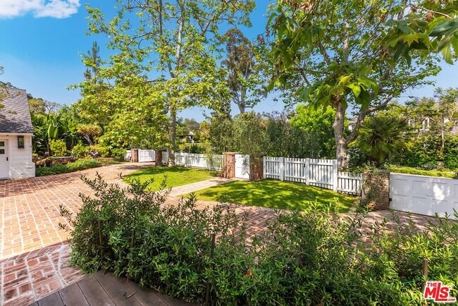 Building Photo - 797 Amalfi Dr