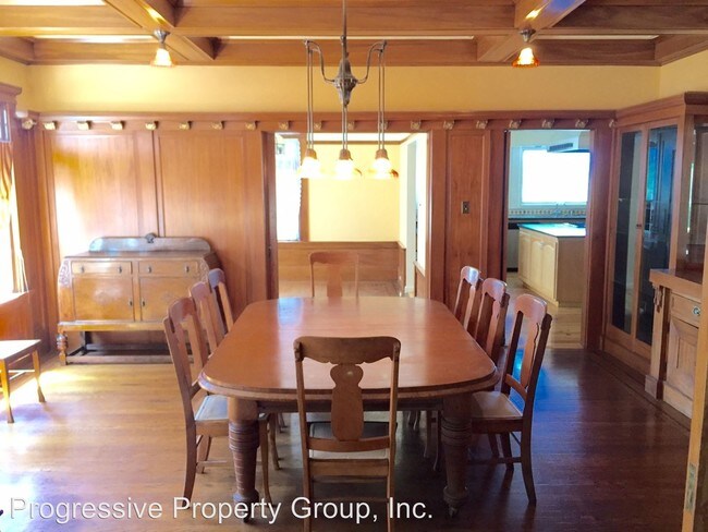 Building Photo - 235 Moncada Way