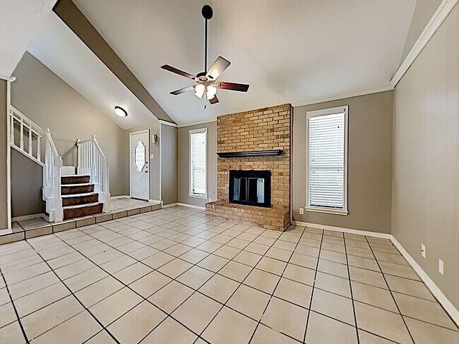 Foto del edificio - 115 Mistletoe St