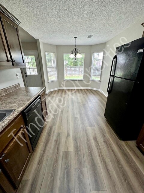 Building Photo - 5673 Bedford Loop E