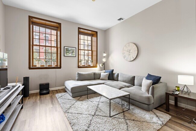 Foto del edificio - 222 Clinton St
