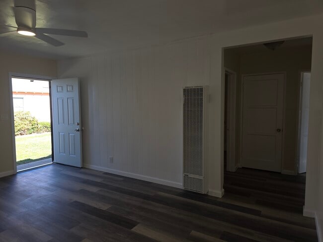 Building Photo - 15726 Halldale Ave