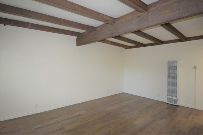 Building Photo - 6125 Whitsett Ave