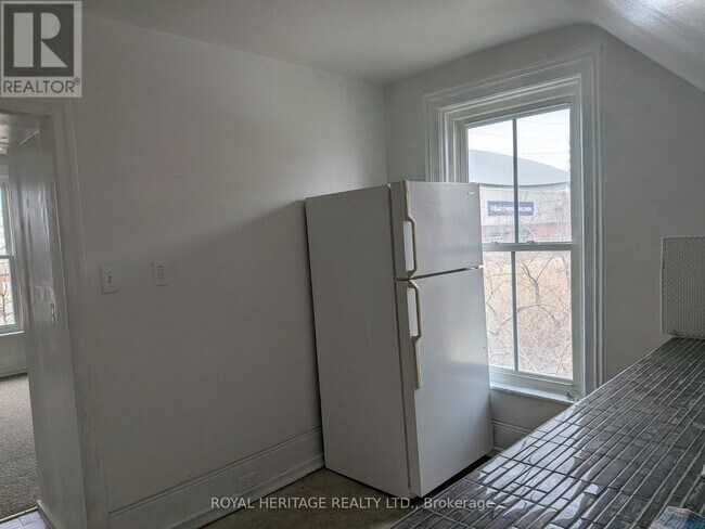 Building Photo - 75 Charles St