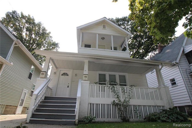Building Photo - 347 W Chesterfield St