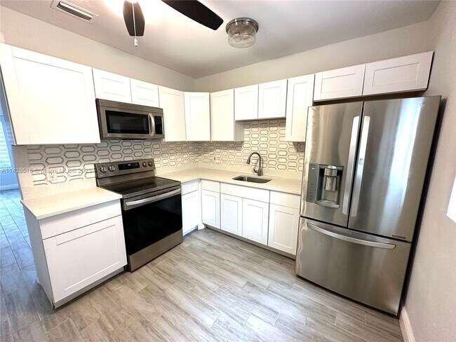 Foto del edificio - 119 SW 22nd Ave
