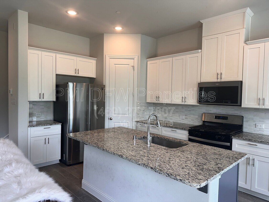 Foto del edificio - 525 Hutchinson Ln