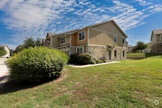 Building Photo - 1620 Bryant Dr