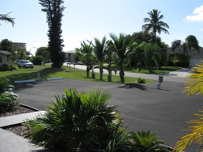 Best of the 3 units ! - 4641 SE 5th Plz