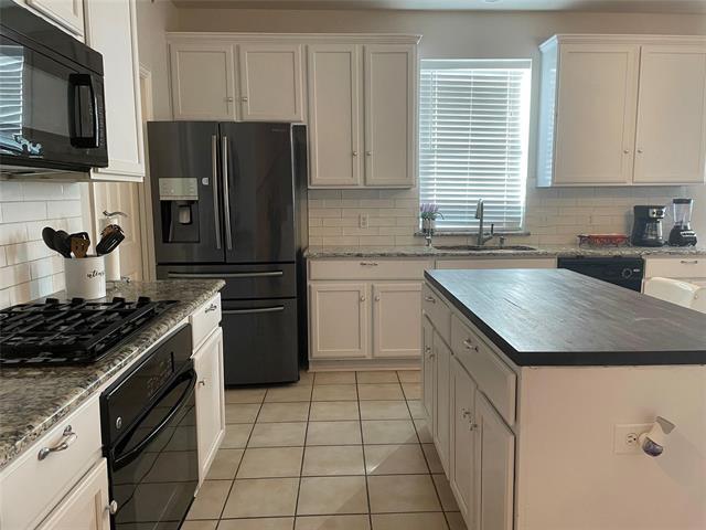Building Photo - 13289 Mondovi Dr