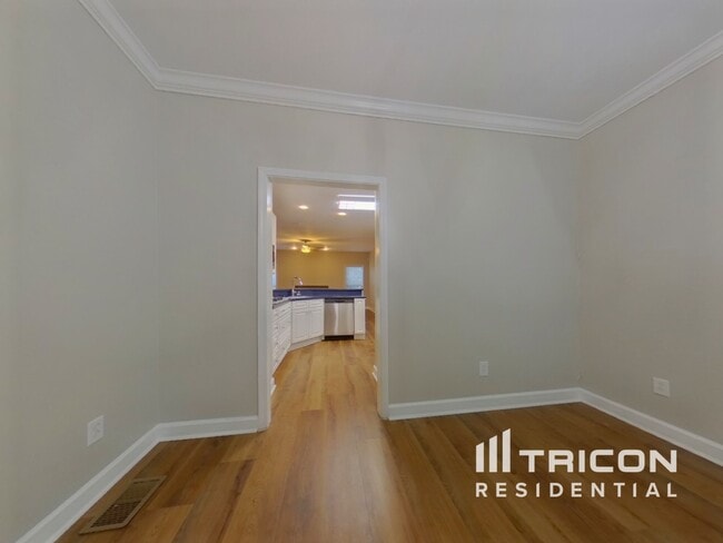 Building Photo - 2417 Battle Dr
