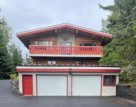 Building Photo - 635 E 73rd Ave